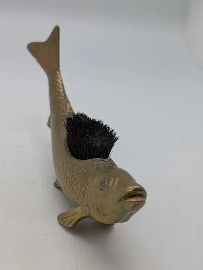 Vintage Messingfisk Bordbørste med Sorte Børstehår