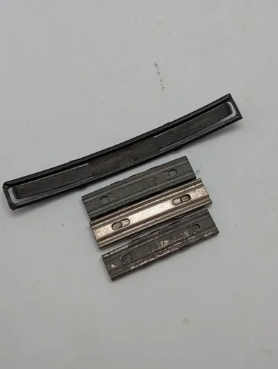 Militære laderammer til ammunition, 4 stk. metal bla k98 