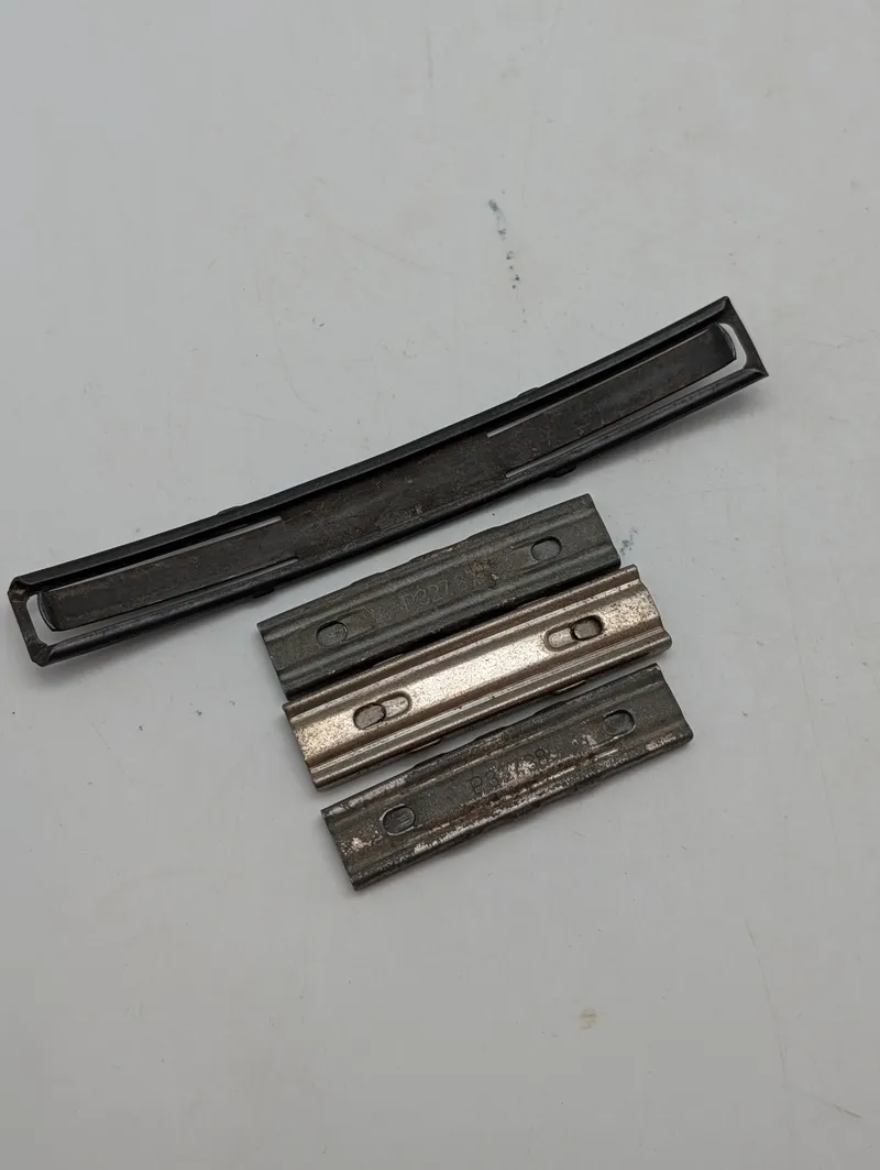 Militære laderammer til ammunition, 4 stk. metal bla k98 