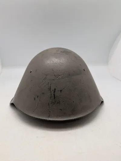 Østtysk M56/66 Stålhjelm fra Den Kolde Krig, tidlig udgave
