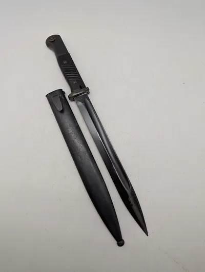Tysk K98 Bajonet S84/98 III med metalskede WW2 Luftwaffe