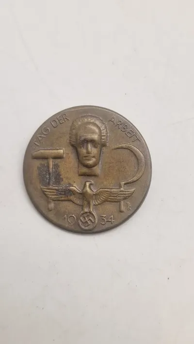 1934 German Tag der Arbeit Labor Day Badge - Hammer, Sickle, Eagle Motif