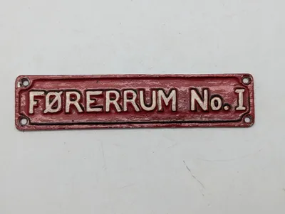 Antik støbejernsskilt med teksten 'FØRERRUM No. 1' DSB