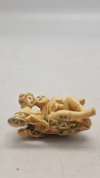 Antik JAPANESE HAND CARVED EROTIC NETSUKE FIGURES EDO / MEIJI PERIODE 