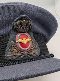 Dansk Flyvevåben Officerskasket med Broderet Emblem