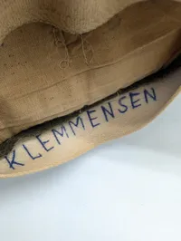 Dansk Militær Hovedbeklædning: Grøn Baret og Skråhue