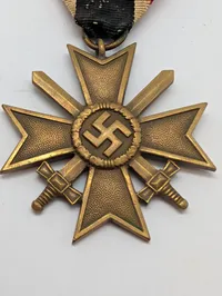 Tysk Krigsfortjenestekors af 2. klasse med sværd (KVK2)