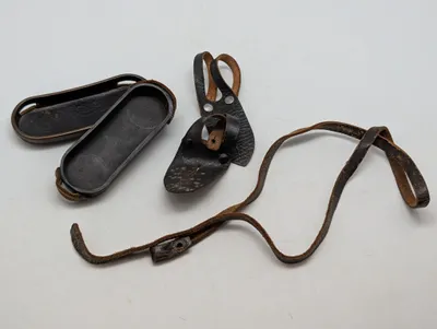 Vintage læderrem og okularbeskyttere til kikkert Tysk WW2