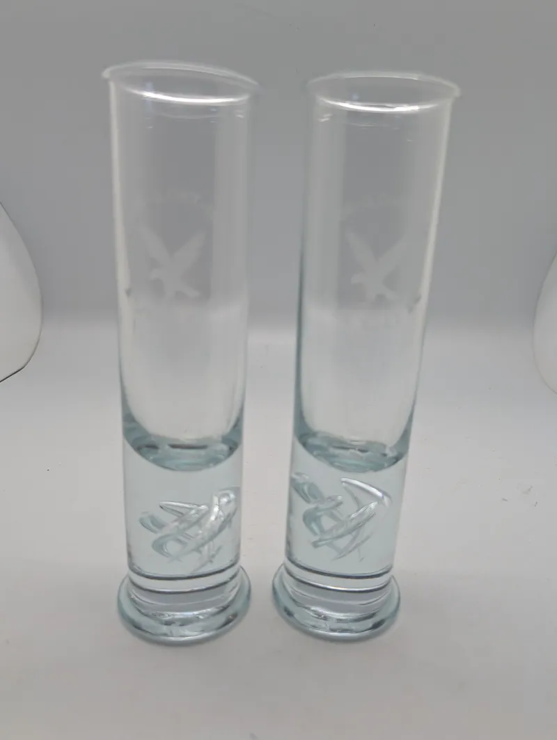 To Holmegaard Glas med Falck logo, highlife serien 