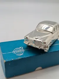 Volvo Amazon P120 Bordlighter i Sølvfarvet Metal med Original Æske