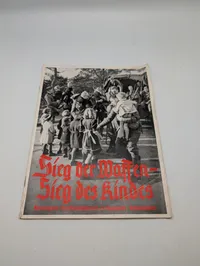 Tysk propaganda-brochure: Sieg der Waffen - Sieg des Kindes
