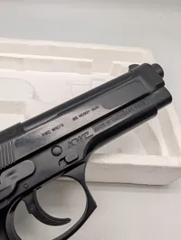 KWC M92FS Super Black Airsoft Pistol med ASG Open Blaster BBs