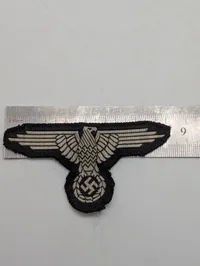 Tysk Waffen-SS Brystørn, Maskinvævet i Grå Tråd på Sort Bagside, postwar?