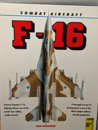 Samling af militærhistoriske bøger og tidsskrifter om fly og landkamp