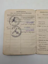 Tysk Kriegsmarine Soldbuch og Wehrmachtsführerschein til Werner Nippes