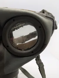 Tysk Gasmaske Model GM30 med Filter, dateret 1938, mint stand 