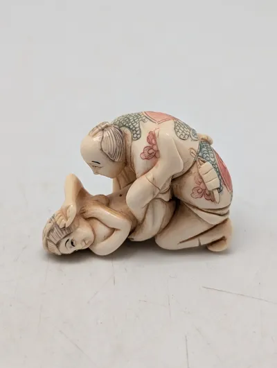 Antik JAPANESE HAND CARVED EROTIC NETSUKE FIGURES EDO / MEIJI PERIODE