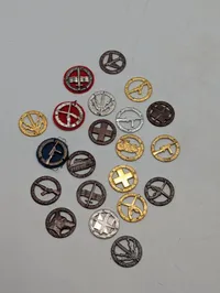 Samling af 20 danske militære færdighedstegn i metal