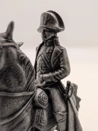 Napoleon Bonaparte til hest, tinfigur