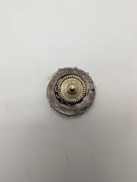 Finsk militær skydemærke med Suomi KP/-31 maskinpistol