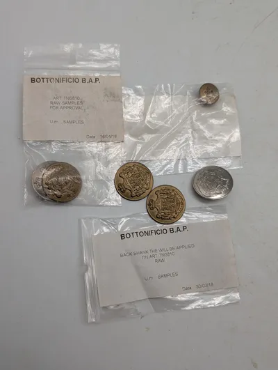 Bottonificio B.A.P. Metal Knapper med Våbenskjold