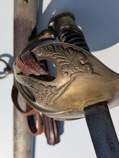 Fransk M1882 Officerssabel med metalskede og læderkvast