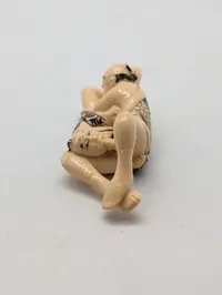 Antik JAPANESE HAND CARVED EROTIC NETSUKE FIGURES EDO / MEIJI PERIODE 