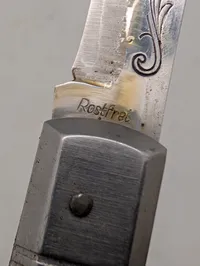 Vintage Rostfrei Lommekniv med Hornskæfte og Graveret Klinge