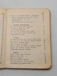 To danske sangbøger: Nordiske Sange (1876) og Sangbog for Hæren og Søværnet (1947)