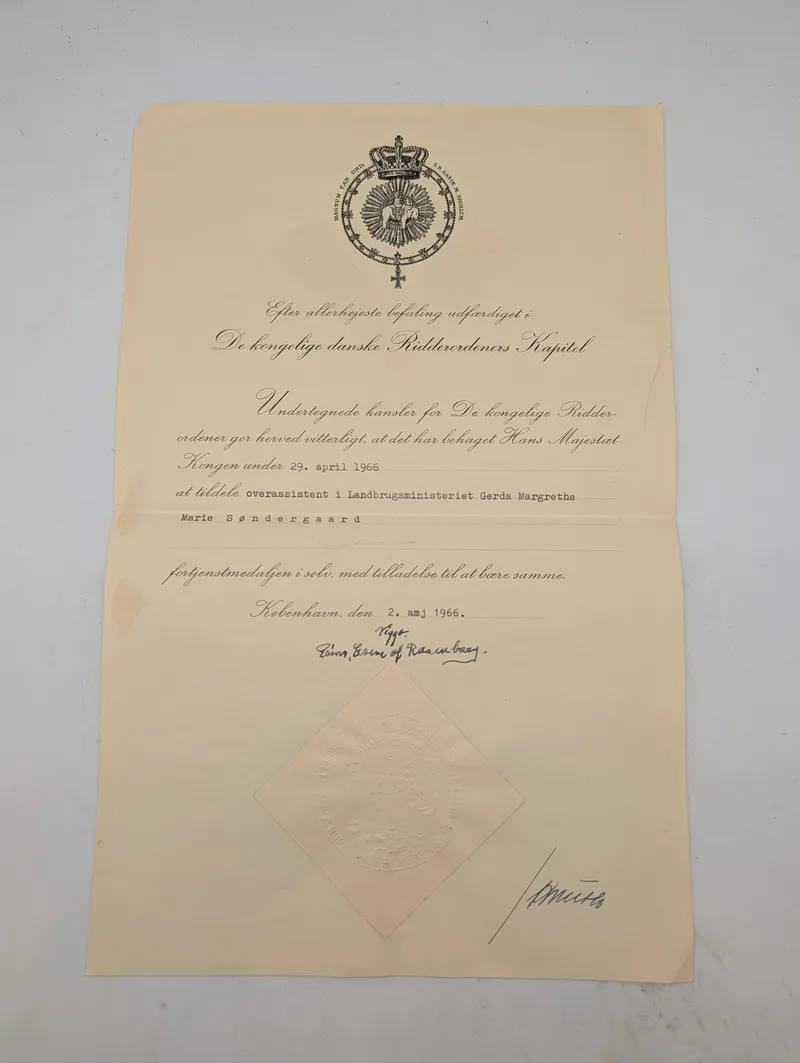 Dansk Fortjenstmedalje i sølv diplom, 1966, Gerda Margrethe Marie Søndergaard