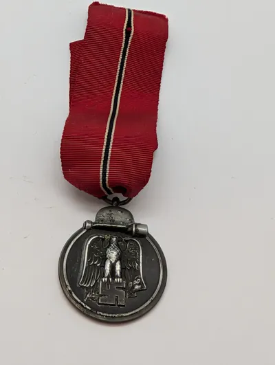 Tysk Østfrontsmedalje (Winterschlacht im Osten 1941/42) med bånd