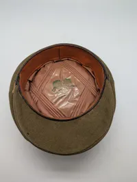 Dansk Officer-kasket med broderet rigsvåben og krone Model 47 
