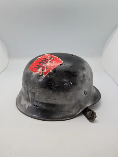 Tysk M34 Luftschutz-hjelm med indvendige markeringer