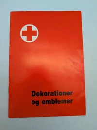 Dansk Røde Kors dokumentpakke vedrørende dekorationer og emblemer, 1981