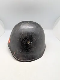 Dansk M/41 Stålhjelm med Dannebrogs-dekal med skudhuller 