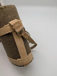 Britisk P1908 Vandflaske med Filtbetræk og Webbing-rem