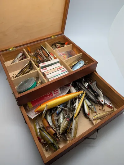 Vintage ABU Garcia fiskegrejssæt i todelt træskrin