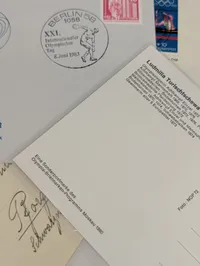Samling af olympiske postkort, frimærker og memorabilia