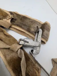Tyske  Gebirgsjäger Ski Skins  i Sælskind med Metalklemmer WW2