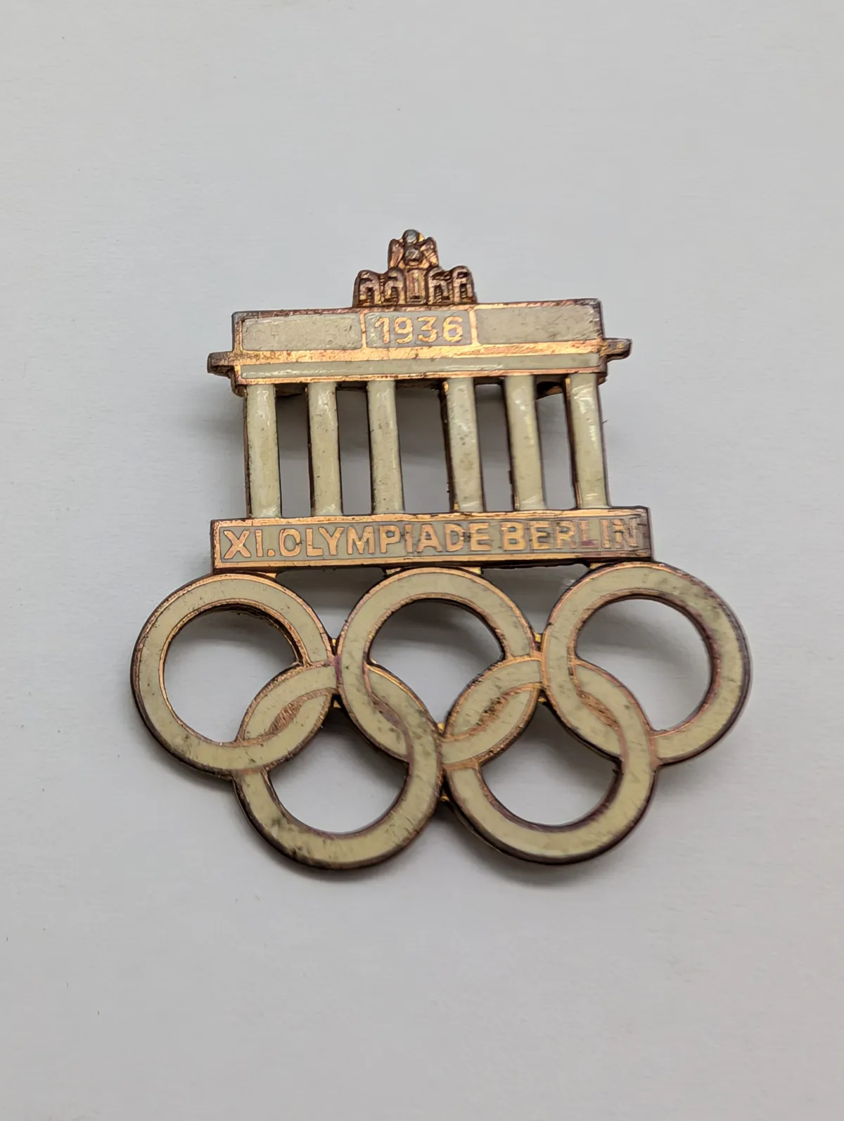 XI. Olympiade Berlin 1936 emaljeret emblem med Brandenburger Tor, ORIGINALT 