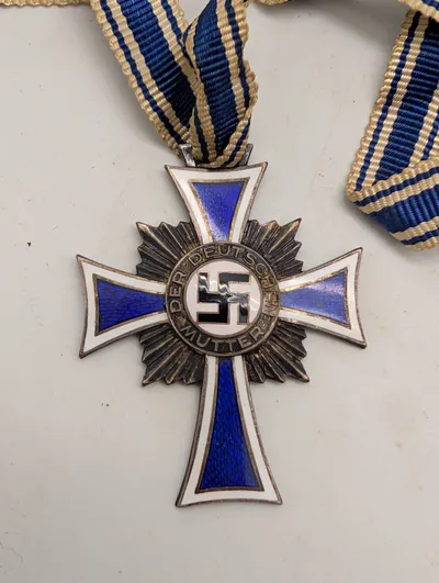 Tysk Moderkors i Sølv (Ehrenkreuz der Deutschen Mutter)