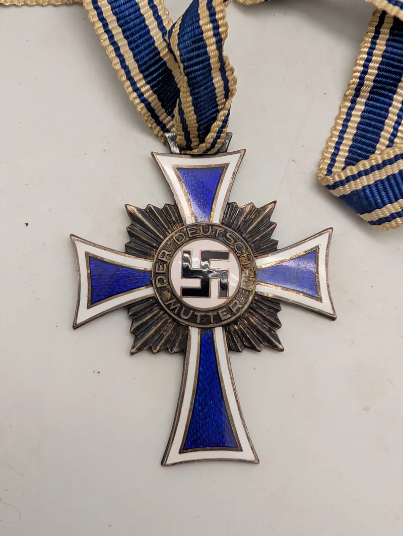 Tysk Moderkors i Sølv (Ehrenkreuz der Deutschen Mutter)