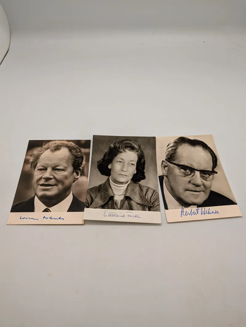 Samling af tre signerede fotografier af tyske politikere