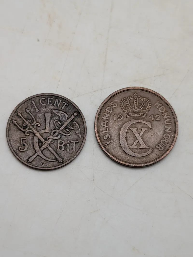Dansk Vestindien 1 Cent / 5 Bit 1905 og Island 5 Aurar 1942 mønter