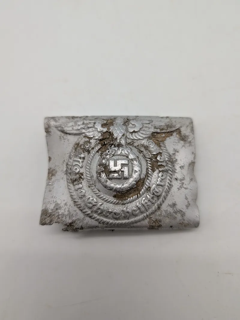 Tysk Waffen-SS bæltepande i aluminium med 'Meine Ehre heißt Treue' motto