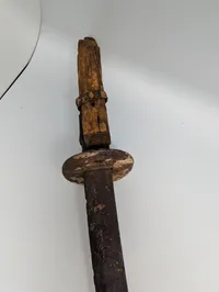 Antik japansk Wakizashi med tsuba og trægreb, Jordfund fra Okinawa 