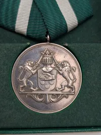 Danmarks Politi Fortjenstmedalje i original æske