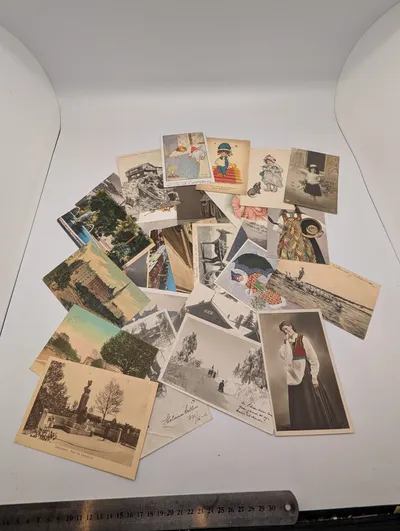 Lot of Vintage European and Illustrated Postcards Sendt til Grevinde Hamilton 