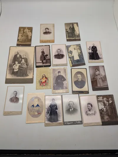 Samling af 17 antikke danske visitkortfotografier (CDV) fra det 19. århundrede
