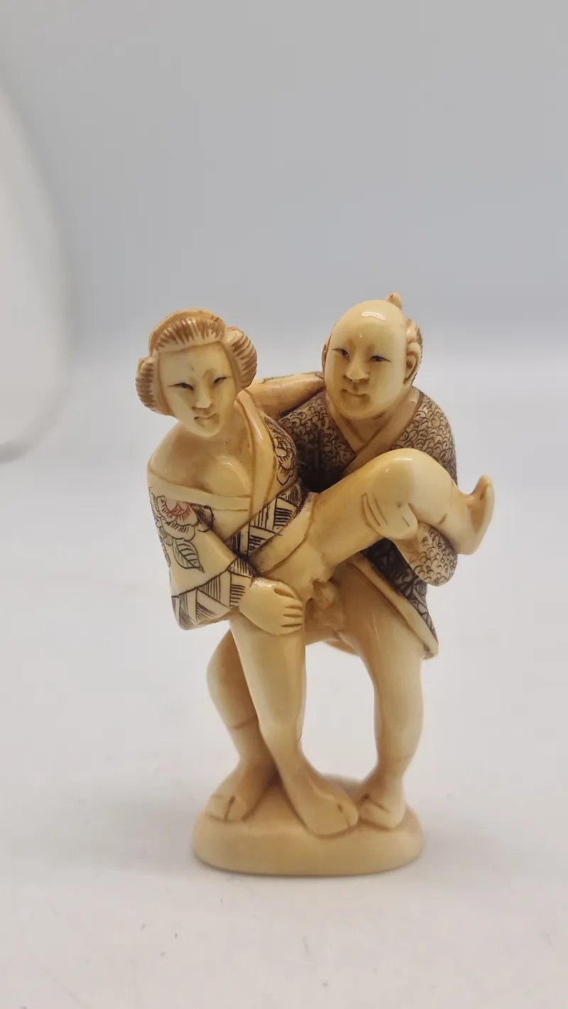 Antik JAPANESE HAND CARVED EROTIC NETSUKE FIGURES EDO / MEIJI PERIODE 